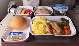 MU5117上海虹桥-北京首都经济舱海鲜餐